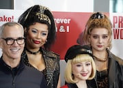 後列左からエリアンナ、石田ニコル。