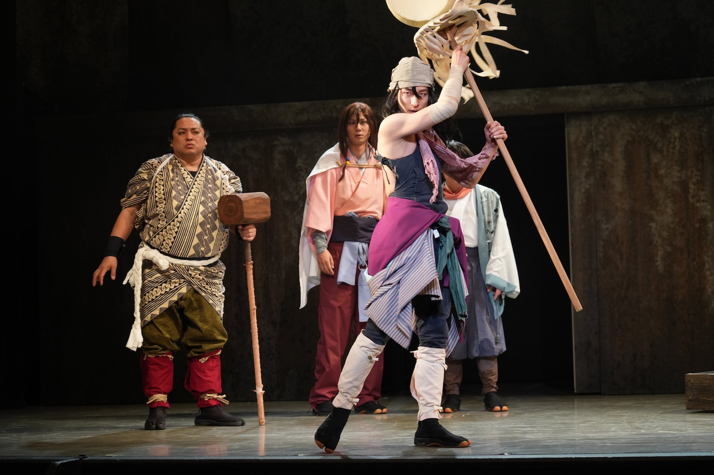 舞台「火喰鳥-羽州ぼろ鳶組-」より。