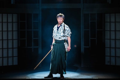 吉本新喜劇アキプロジェクト公演「時が来た」より。