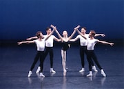 「フォー・テンペラメンツ」より。（Choreography by George Balanchine © The George Balanchine Trust）©Takeshi Shioya（A.I Co., Ltd.）