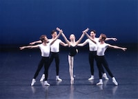 「フォー・テンペラメンツ」より。（Choreography by George Balanchine © The George Balanchine Trust）©Takeshi Shioya（A.I Co., Ltd.）