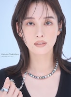 「月城かなとオフィシャルカレンダー2026.4-2027.3」表紙（ポスター）©SDP