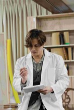 ミュージカル「最後の事件」稽古場写真公開、加藤和樹・渡辺大輔らが白熱した掛け合い