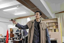 ミュージカル「最後の事件」稽古場写真公開、加藤和樹・渡辺大輔らが白熱した掛け合い