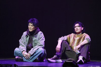 「二十五億秒トリップ」より。（撮影：加藤千絵 / CAPS、冨田味我）