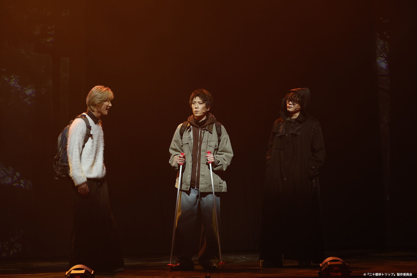 「二十五億秒トリップ」より。（撮影：加藤千絵 / CAPS、冨田味我）