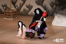 歌舞伎座で「猿若祭二月大歌舞伎」が開幕、華やかな「弥栄芝居賑」が猿若祭五十年を寿ぐ