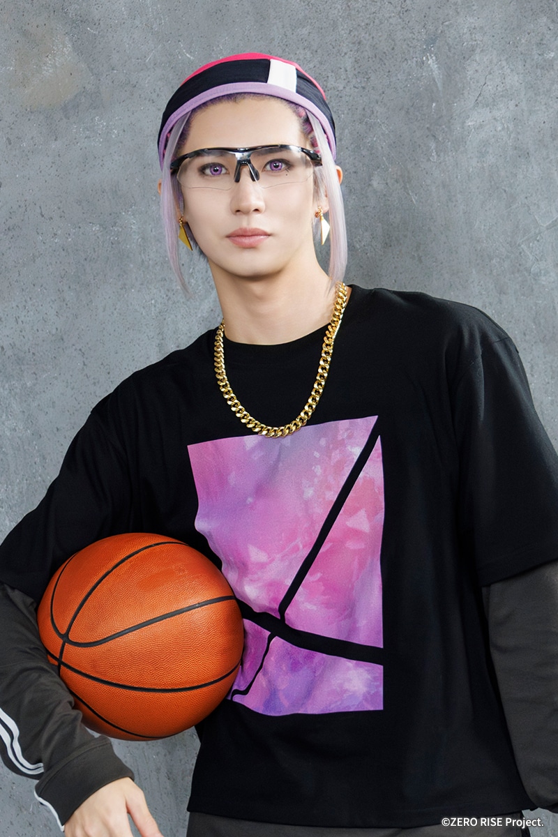 大友海扮するマーリン（真鈴堂司咲）。