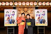 早春喜劇特別公演「お光とお紺～伊勢音頭 恋の絵双紙～」囲み取材より、左から寺島しのぶ、藤山直美。