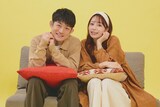 松崎祐介（写真左）、宇垣美里の夫婦カット。