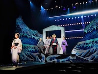 「黒百合」より。（撮影：細野晋司）