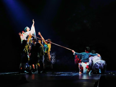 「黒百合」より。（撮影：細野晋司）