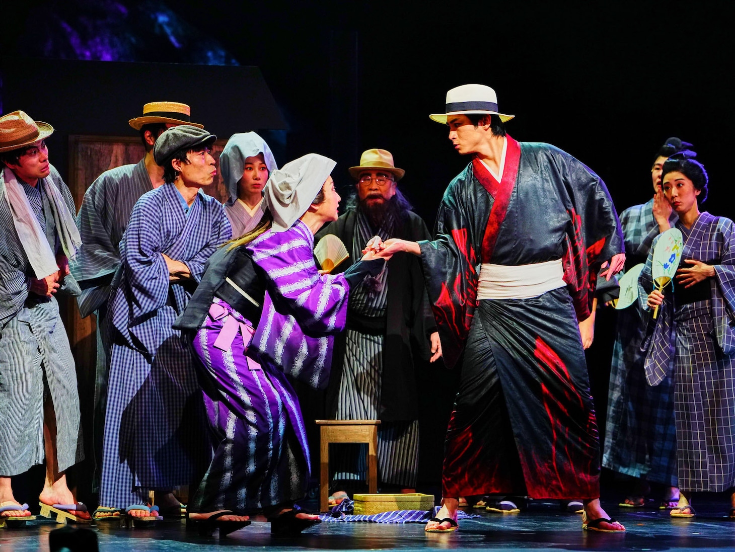 「黒百合」より。（撮影：細野晋司）