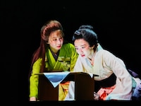 「黒百合」より。（撮影：細野晋司）