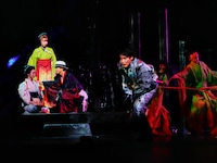 「黒百合」より。（撮影：細野晋司）