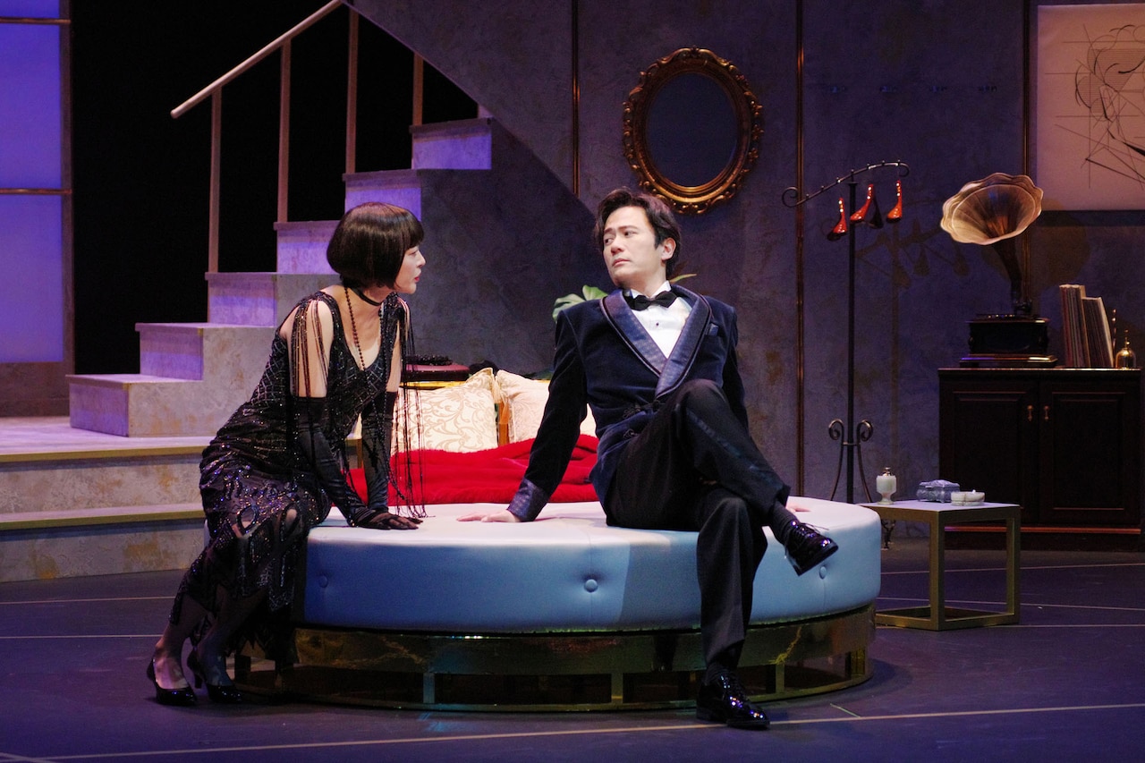 PARCO PRODUCE 2026「プレゼント・ラフター」より。（撮影：御堂義乗）