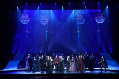 宝塚版「エリザベート」30周年ガラコン本日開幕、6公演のライブ配信も決定