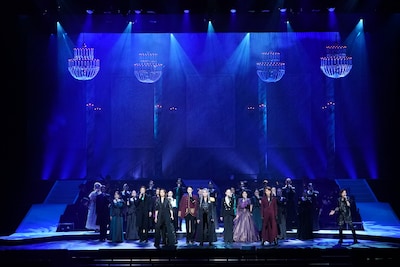 宝塚版「エリザベート」30周年ガラコン本日開幕、6公演のライブ配信も決定