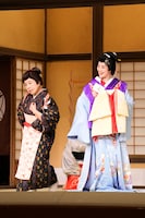 早春喜劇特別公演「お光とお紺～伊勢音頭 恋の絵双紙～」より。