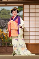 早春喜劇特別公演「お光とお紺～伊勢音頭 恋の絵双紙～」より。