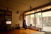 岡本セキユ★シングル芝居「明後日探偵」より。（撮影：古戸森陽乃）