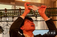 岡本セキユ★シングル芝居「明後日探偵」より。（撮影：古戸森陽乃）