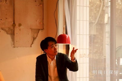 岡本セキユ★シングル芝居「明後日探偵」より。（撮影：古戸森陽乃）