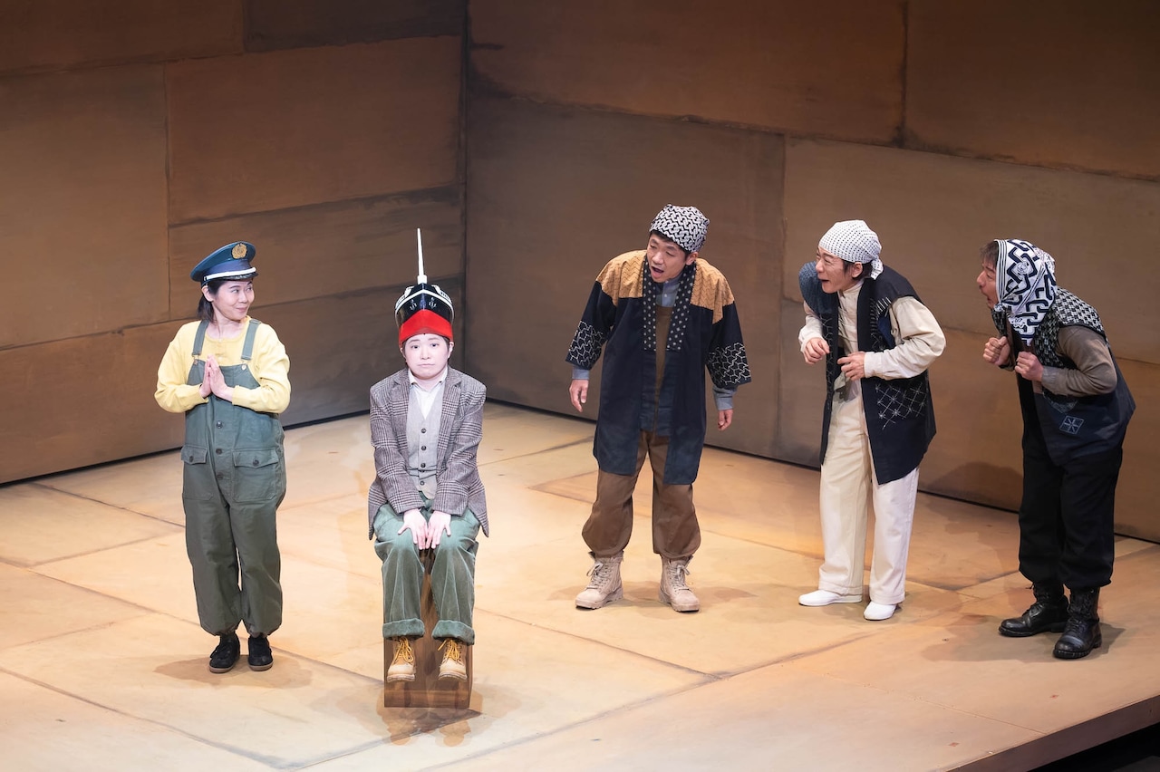 オペラシアターこんにゃく座 オペラ「歌え！比羅夫丸」青森組より。（撮影：長澤直子）