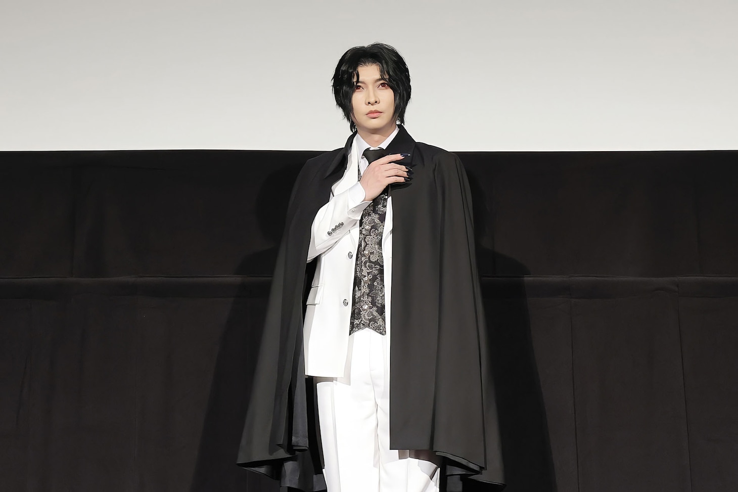 鬼舞辻無惨役の佐々木喜英。