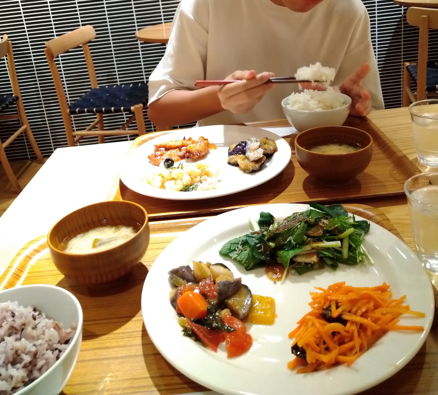 無印のランチは野菜のおかずだけ選べばOK。