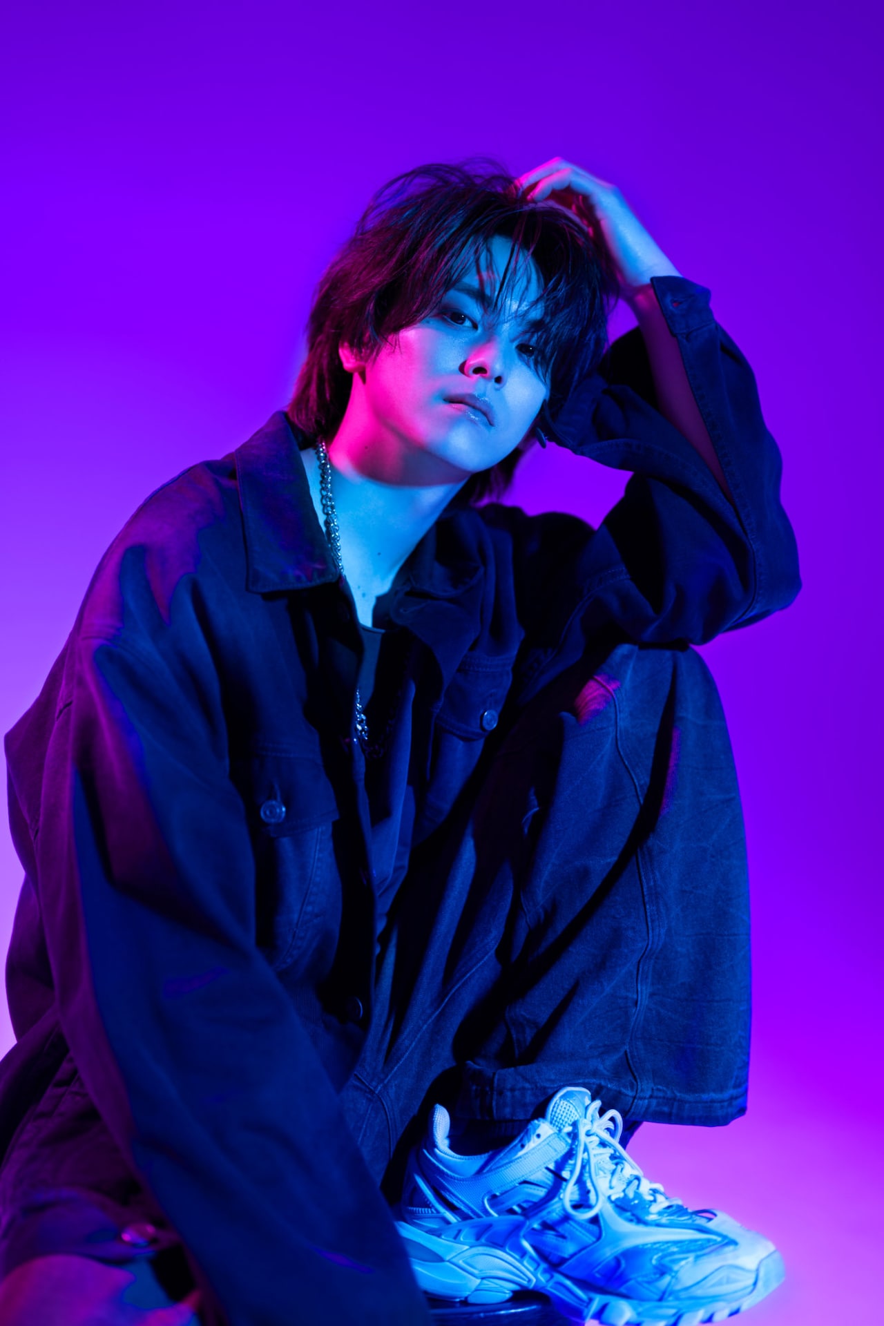 高野洸、AKIRA TAKANO名義の初ツアー前日に新曲「P.O.I.」「Well okay」同時リリース