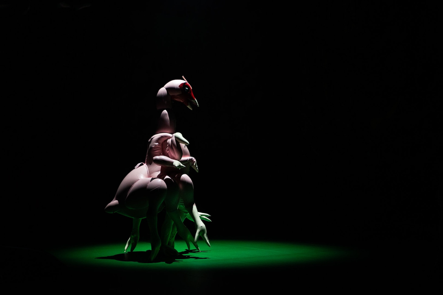 芸劇dance  橋本ロマンス×サエボーグ「パワーチキン」より。（Photo by Yulia Skogoreva）