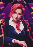 白峰ゆり扮する勘解由小路無花果。