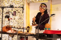 KAAT カナガワ・ツアー・プロジェクト 第三弾「帰ってきた冒険者たち ～闇に落ちたカナガワを救え！～」より。（撮影：引地信彦）