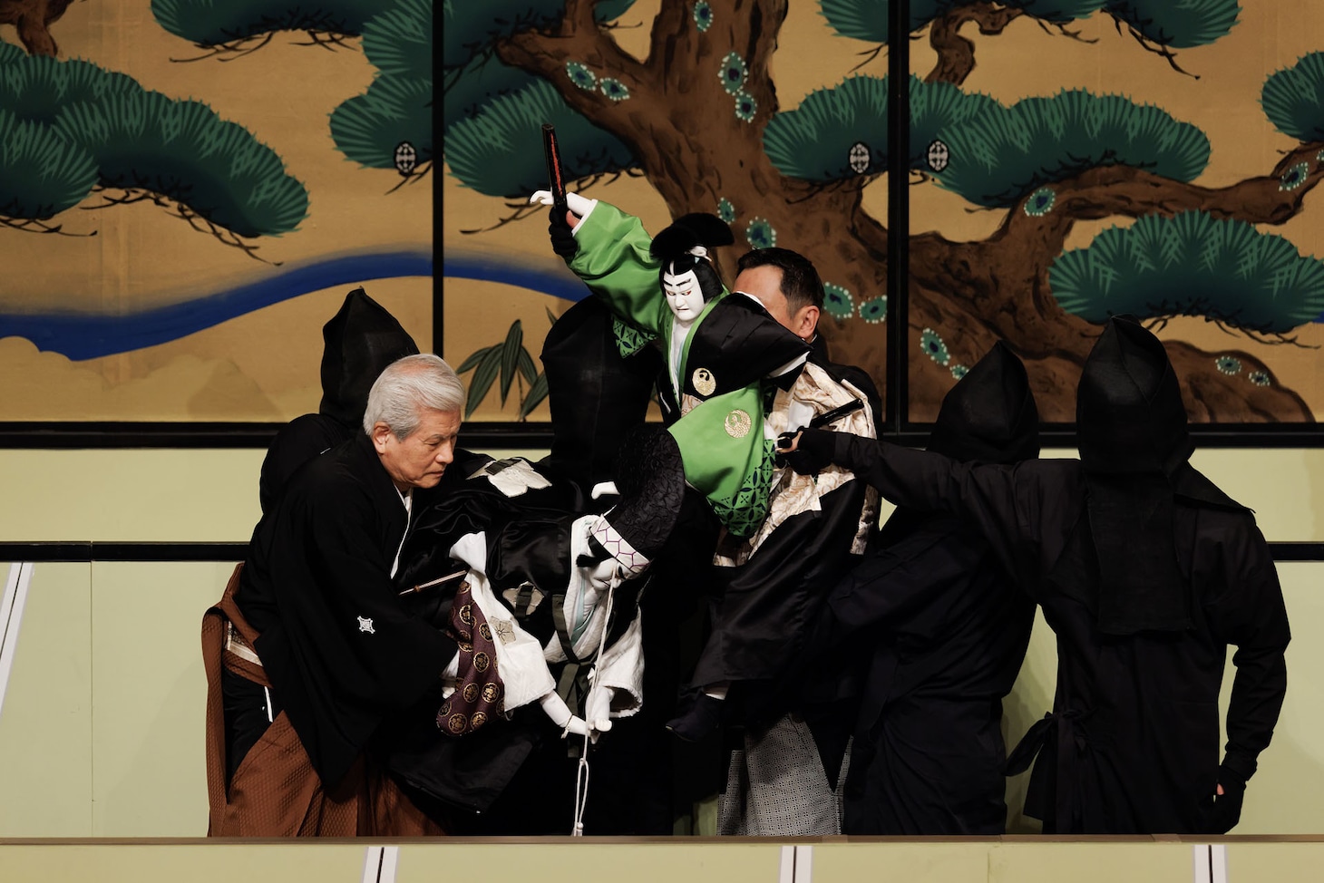 「国立劇場令和8年2月文楽公演」、第一部「『絵本太功記』二条城配膳の段」より。（提供：国立劇場 / 撮影：田口真佐美）