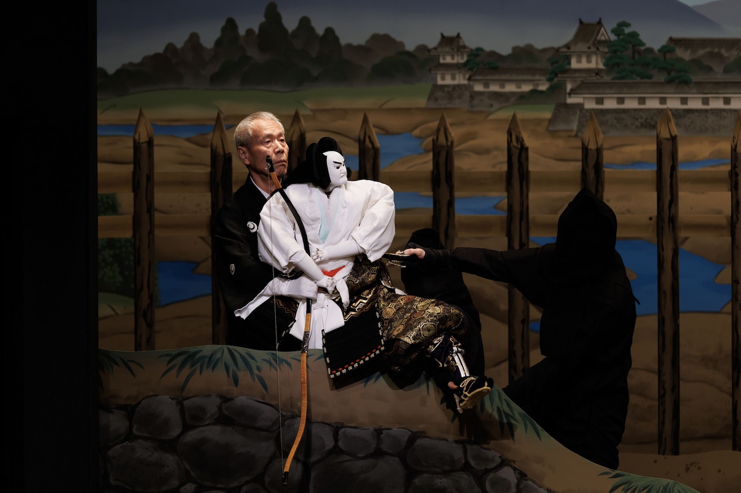 「国立劇場令和8年2月文楽公演」、第一部「『絵本太功記』長左衛門切腹の段」より。（提供：国立劇場 / 撮影：田口真佐美）