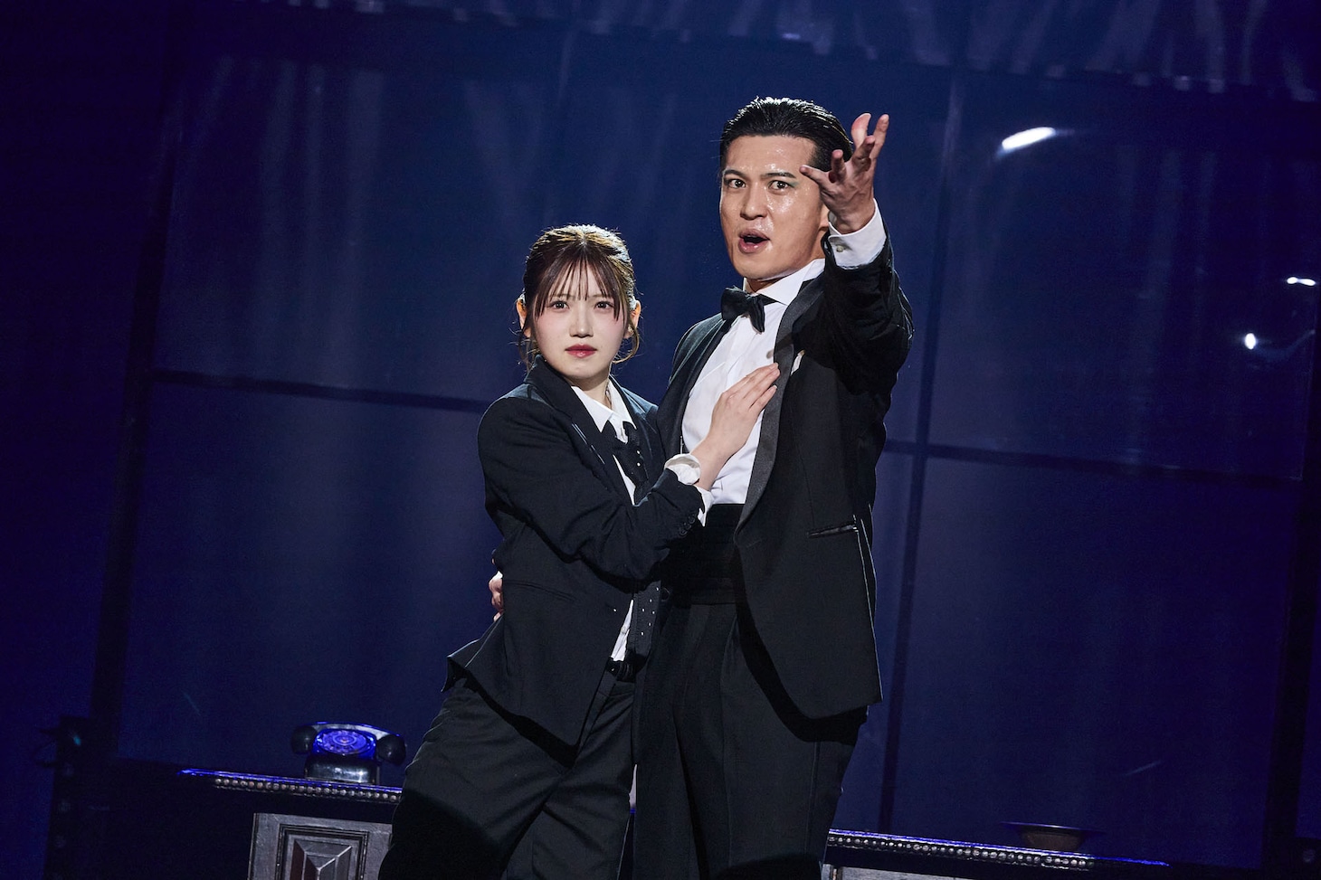 「つかこうへい十七回忌特別公演『熱海殺人事件』ラストメッセージ」チームライオンより。（撮影：神ノ川智早）