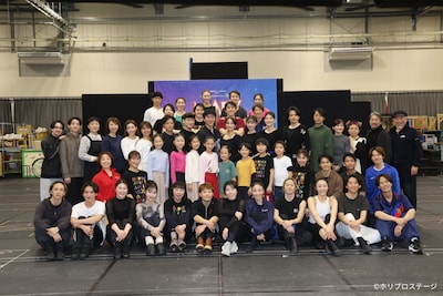 ミュージカル「メリー・ポピンズ」の稽古場披露より。