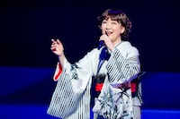 「三山ひろし特別公演 市川由紀乃特別出演 松竹新喜劇参加」より、第2部「ひろしと由紀乃のスペシャルショー ～歌の力 ふたたび～」の様子。（撮影：河上良）