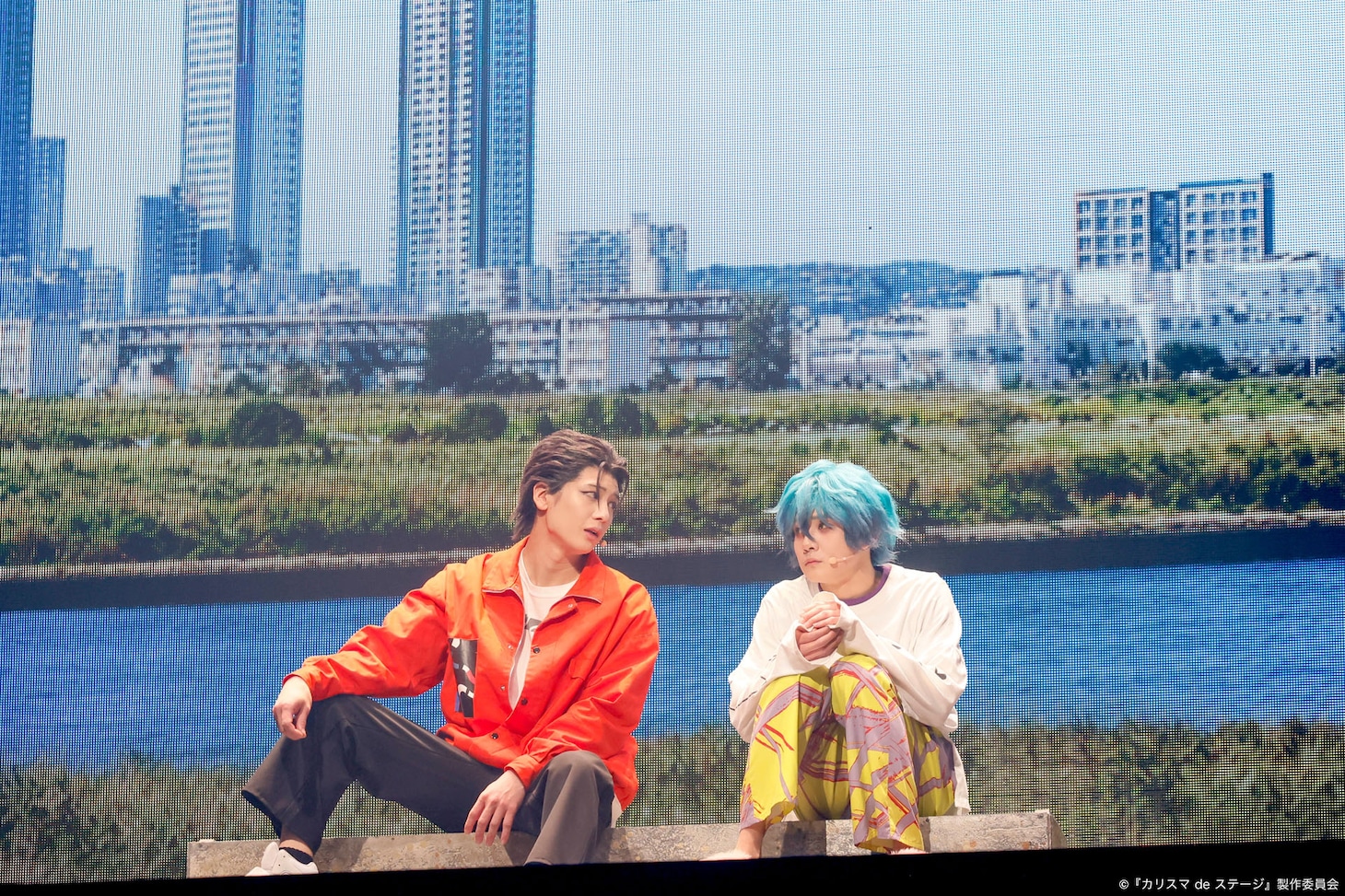 「『カリスマ de ステージ』～おいでよ！カリスマハウス～」より。（撮影：小境勝巳、佐藤薫）