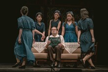 鈴木浩介・美弥るりか出演「流々転々」開幕、神戸に刻まれた記憶を現代的な視点と共に描く