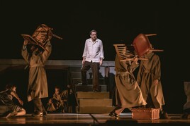 鈴木浩介・美弥るりか出演「流々転々」開幕、神戸に刻まれた記憶を現代的な視点と共に描く