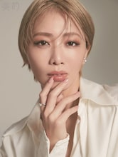 礼真琴が「美的」4月号特別カバーに登場、“筋肉ジェンヌ”は女性らしいシルエットにシフト中