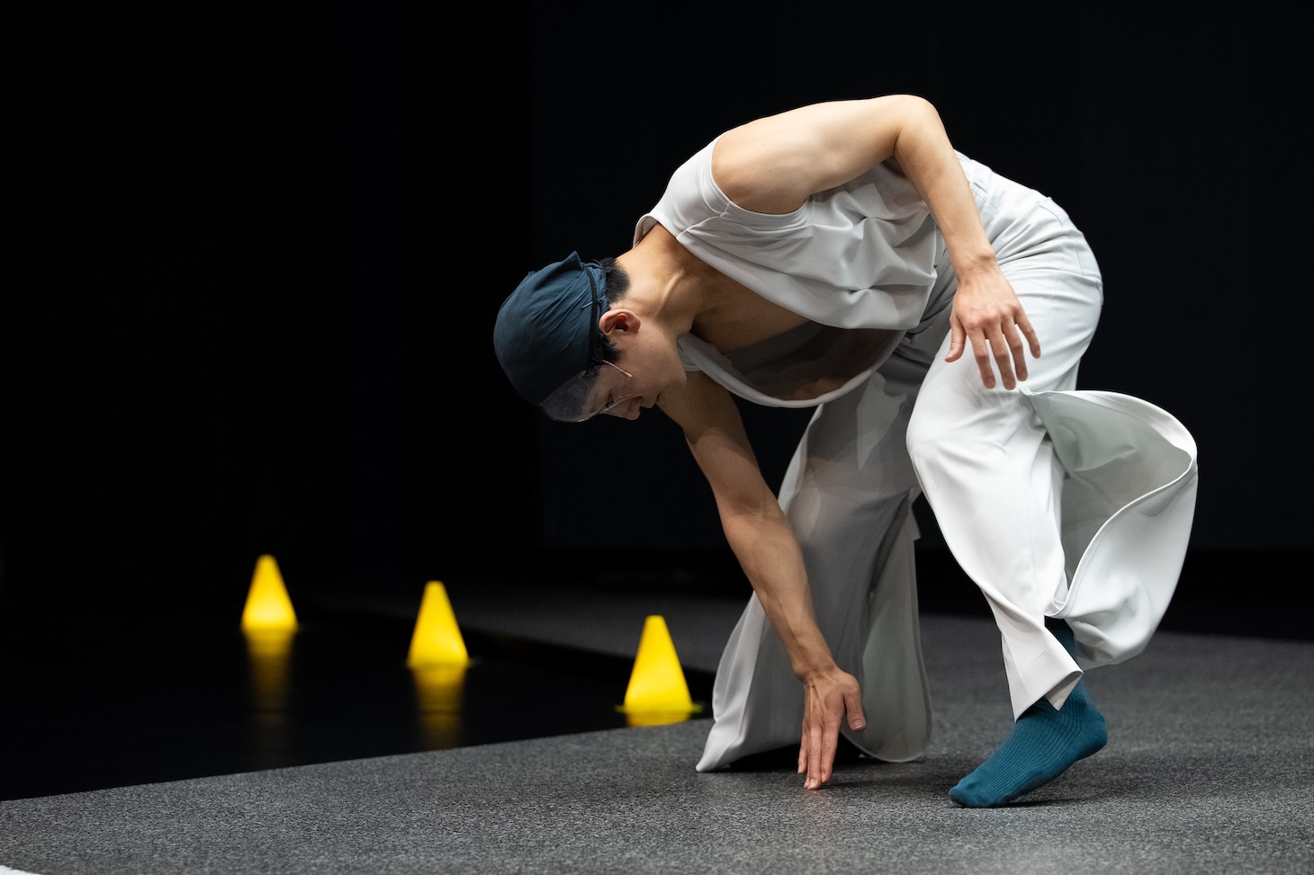 KAAT神奈川芸術劇場プロデュース「未練の幽霊と怪物―『珊瑚』『円山町』―」より。（撮影：引地信彦）