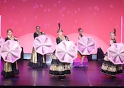 「トップスター翼和希 REVUE SHOW！」より。ⓒOSK日本歌劇団