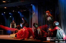 劇団スポーツ #13「惑星Bb◉忘れた凡ての時間たち」より。（撮影：上野哲太郎）