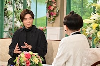 「徹子の部屋」より、井上芳雄（左）。