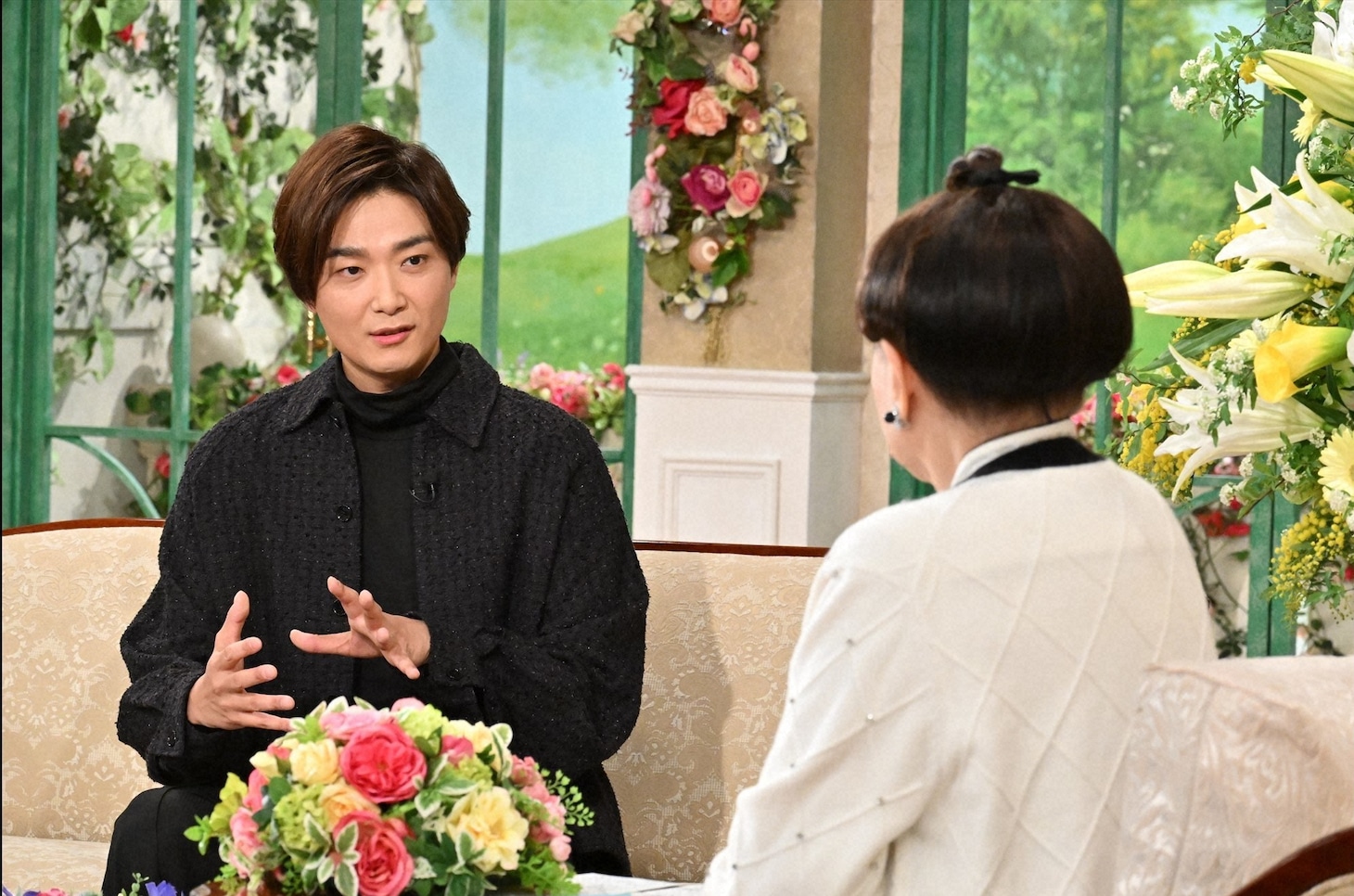 「徹子の部屋」より、井上芳雄（左）。