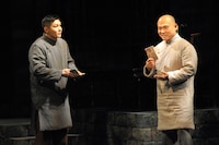 劇団青年座 第264回公演「鵺が疾る」より。（撮影：坂本正郁）