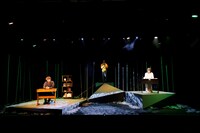 舞台「TRIANGLE」より。